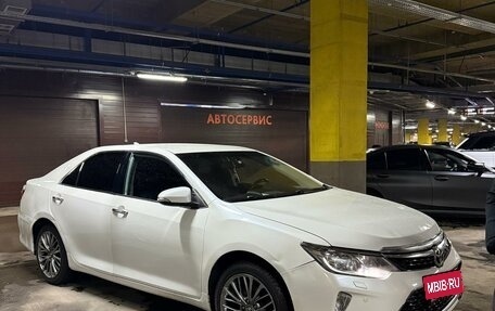 Toyota Camry, 2017 год, 1 730 000 рублей, 2 фотография