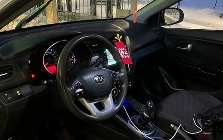 KIA Rio III рестайлинг, 2013 год, 550 000 рублей, 2 фотография