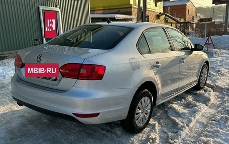 Volkswagen Jetta VI, 2013 год, 900 000 рублей, 4 фотография