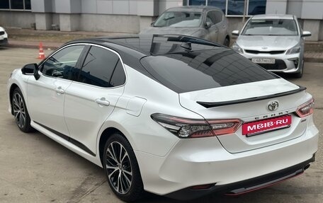 Toyota Camry, 2020 год, 3 450 000 рублей, 5 фотография