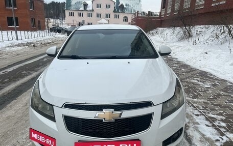 Chevrolet Cruze II, 2012 год, 700 000 рублей, 3 фотография