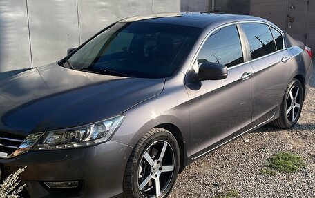 Honda Accord IX рестайлинг, 2013 год, 1 750 000 рублей, 2 фотография