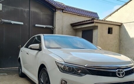 Toyota Camry, 2015 год, 1 950 000 рублей, 2 фотография