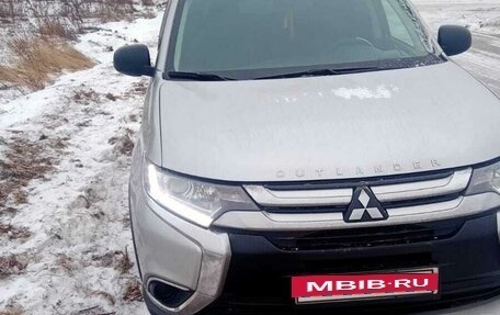 Mitsubishi Outlander III рестайлинг 3, 2017 год, 1 550 000 рублей, 2 фотография