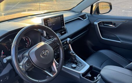 Toyota RAV4, 2019 год, 3 400 000 рублей, 7 фотография