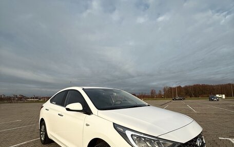 Hyundai Solaris II рестайлинг, 2022 год, 1 950 000 рублей, 2 фотография