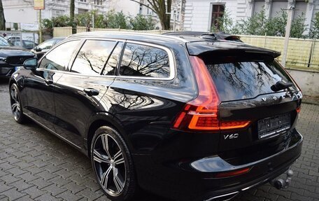 Volvo V60 II, 2022 год, 4 130 000 рублей, 6 фотография