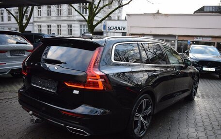 Volvo V60 II, 2022 год, 4 130 000 рублей, 7 фотография