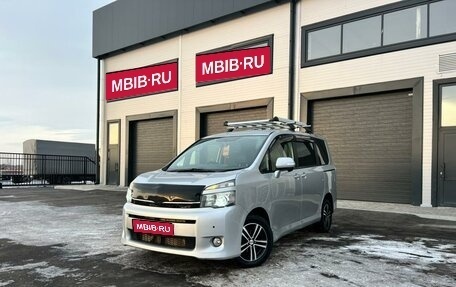 Toyota Voxy II, 2012 год, 1 599 000 рублей, 1 фотография