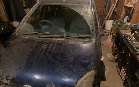 Toyota Vitz, 2000 год, 260 000 рублей, 3 фотография