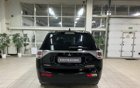 Mitsubishi Outlander III рестайлинг 3, 2013 год, 1 550 000 рублей, 4 фотография