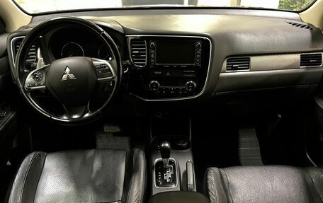 Mitsubishi Outlander III рестайлинг 3, 2013 год, 1 550 000 рублей, 8 фотография