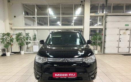 Mitsubishi Outlander III рестайлинг 3, 2013 год, 1 550 000 рублей, 3 фотография