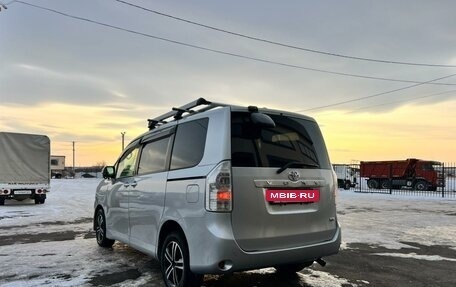 Toyota Voxy II, 2012 год, 1 599 000 рублей, 4 фотография