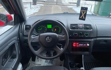 Skoda Fabia II, 2013 год, 650 000 рублей, 10 фотография