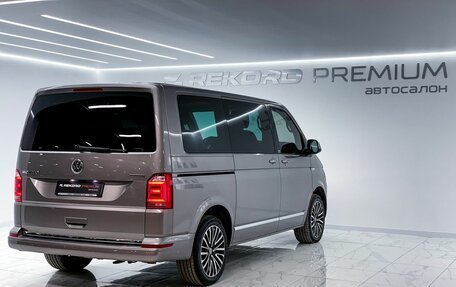 Volkswagen Multivan T6 рестайлинг, 2019 год, 6 000 000 рублей, 7 фотография