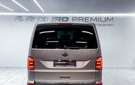 Volkswagen Multivan T6 рестайлинг, 2019 год, 6 000 000 рублей, 9 фотография