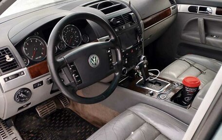 Volkswagen Touareg III, 2003 год, 600 000 рублей, 3 фотография