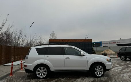 Mitsubishi Outlander III рестайлинг 3, 2010 год, 1 200 000 рублей, 9 фотография