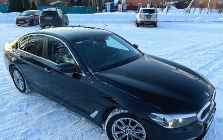 BMW 5 серия, 2017 год, 2 900 000 рублей, 3 фотография