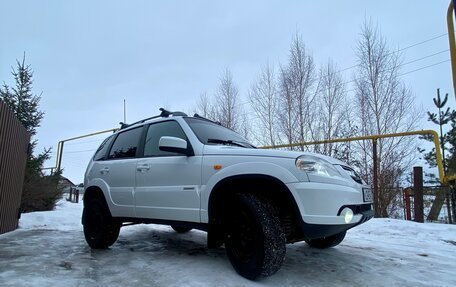 Chevrolet Niva I рестайлинг, 2016 год, 810 000 рублей, 3 фотография