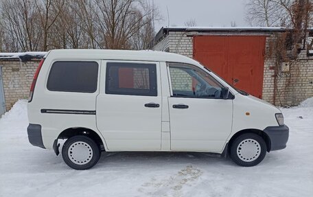 Toyota Town Ace III, 2002 год, 670 000 рублей, 3 фотография