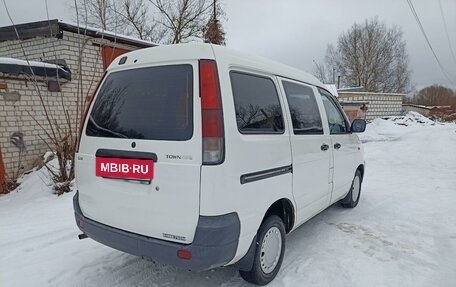 Toyota Town Ace III, 2002 год, 670 000 рублей, 4 фотография