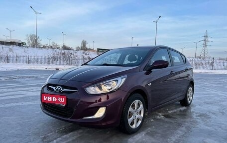 Hyundai Solaris II рестайлинг, 2013 год, 899 000 рублей, 12 фотография