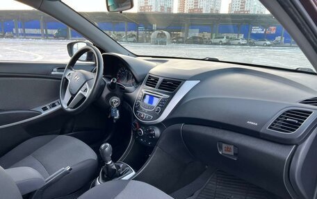 Hyundai Solaris II рестайлинг, 2013 год, 899 000 рублей, 24 фотография