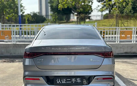 BYD Qin, 2022 год, 1 550 000 рублей, 6 фотография