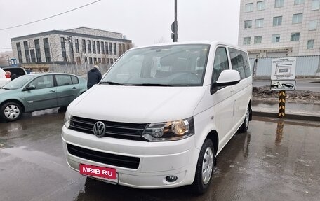 Volkswagen Caravelle T5, 2013 год, 2 390 000 рублей, 4 фотография