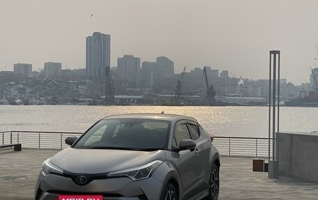 Toyota C-HR I рестайлинг, 2017 год, 2 400 000 рублей, 5 фотография