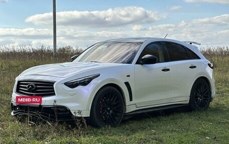 Infiniti FX II, 2013 год, 2 950 000 рублей, 20 фотография