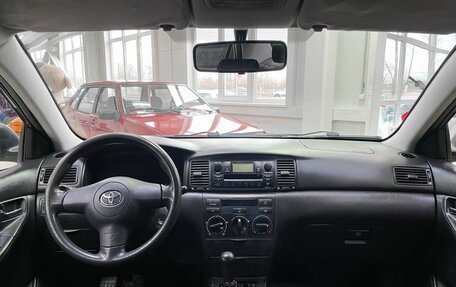 Toyota Corolla, 2004 год, 625 000 рублей, 11 фотография