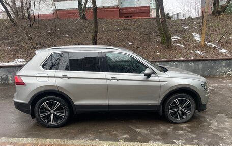 Volkswagen Tiguan II, 2020 год, 2 590 000 рублей, 2 фотография