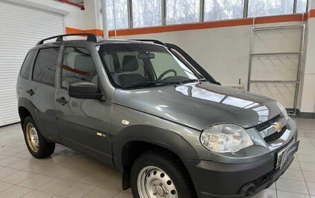 Chevrolet Niva I рестайлинг, 2018 год, 975 000 рублей, 4 фотография