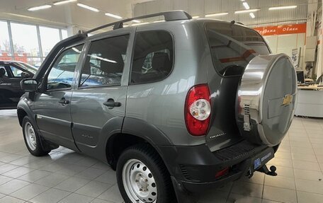 Chevrolet Niva I рестайлинг, 2018 год, 975 000 рублей, 10 фотография