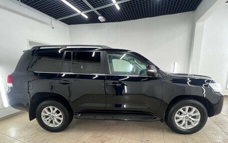 Toyota Land Cruiser 200, 2015 год, 5 980 000 рублей, 6 фотография