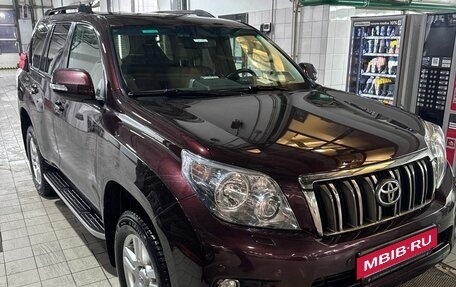 Toyota Land Cruiser Prado 150 рестайлинг 2, 2012 год, 3 897 000 рублей, 2 фотография