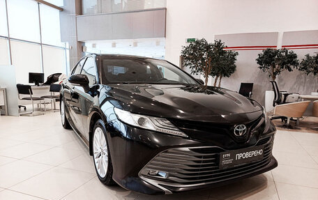 Toyota Camry, 2019 год, 2 800 000 рублей, 3 фотография