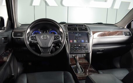 Toyota Camry, 2017 год, 2 249 000 рублей, 6 фотография