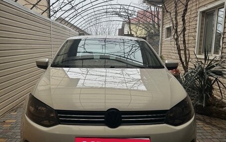 Volkswagen Polo VI (EU Market), 2011 год, 1 030 000 рублей, 2 фотография