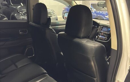 Mitsubishi Outlander III рестайлинг 3, 2013 год, 1 775 000 рублей, 21 фотография