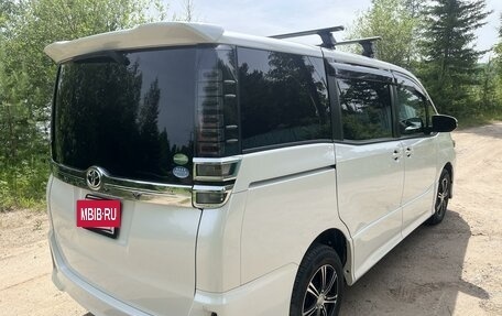 Toyota Voxy III, 2018 год, 2 990 000 рублей, 3 фотография