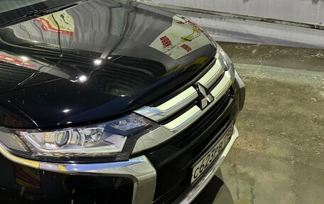 Mitsubishi Outlander III рестайлинг 3, 2018 год, 2 320 000 рублей, 12 фотография