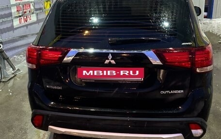 Mitsubishi Outlander III рестайлинг 3, 2018 год, 2 320 000 рублей, 14 фотография