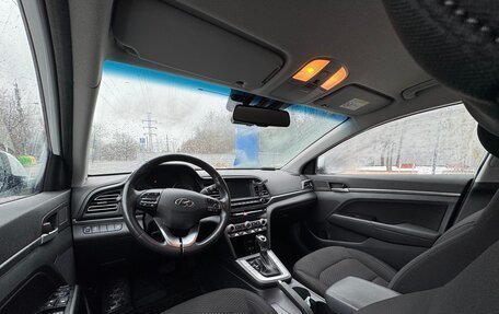 Hyundai Elantra VI рестайлинг, 2019 год, 1 820 000 рублей, 9 фотография