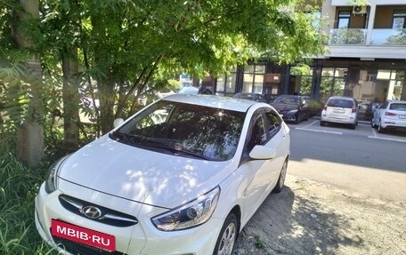 Hyundai Solaris II рестайлинг, 2013 год, 870 000 рублей, 2 фотография