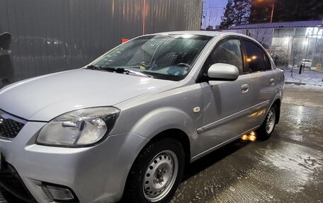 KIA Rio II, 2010 год, 680 000 рублей, 3 фотография