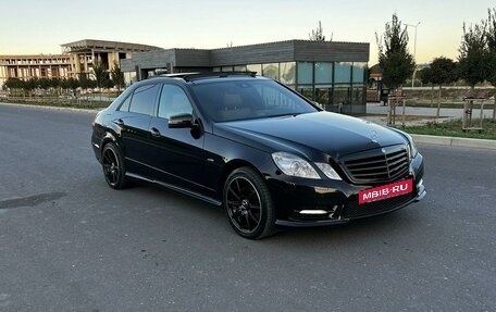 Mercedes-Benz E-Класс, 2012 год, 1 850 000 рублей, 2 фотография